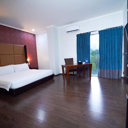 Noola Hotel Cilacap Zewnętrze zdjęcie
