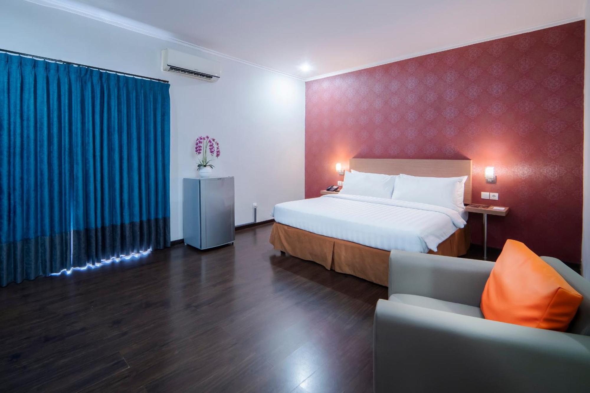 Noola Hotel Cilacap Zewnętrze zdjęcie